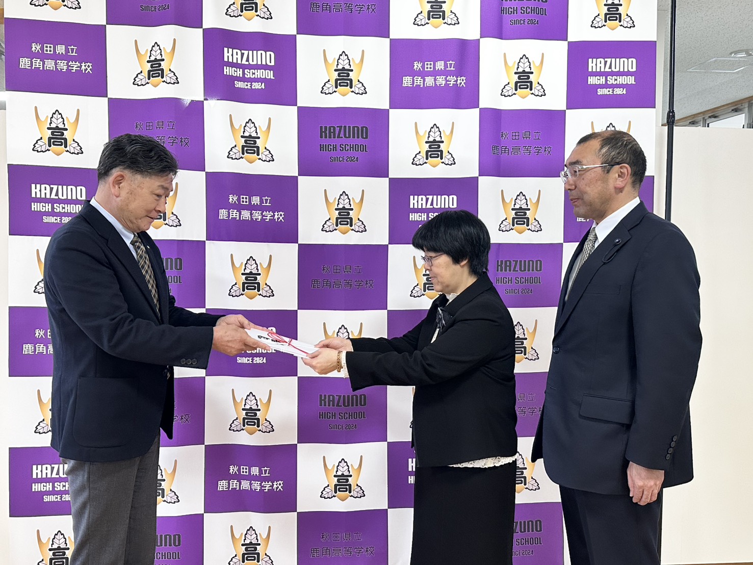 鹿角高校へ寄付しました！